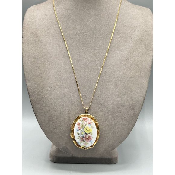 Vintage Floral Locket Gold Tone Necklace Oval Picture Holder Keepsake Floral - Picture 6 of 8